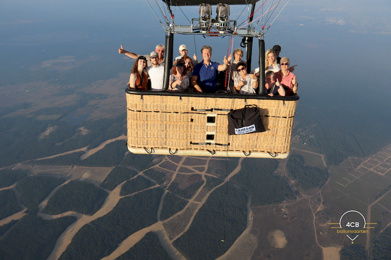 Ballonvaart boven Ede met uitzicht over de Veluwe vanuit de luchtballon