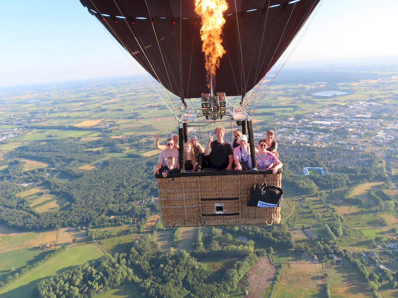 Ballonvaart bij Doetinchem met uitzicht over de Achterhoek tijdens een ballonvlucht