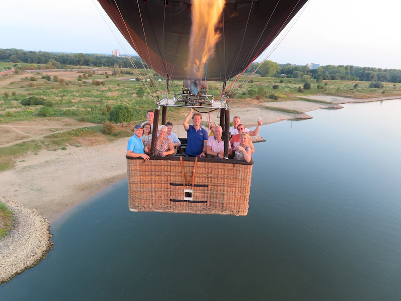 Privéballonvaart voor 8 personen met 4CB Ballonvaarten – samen genieten van een exclusieve vlucht